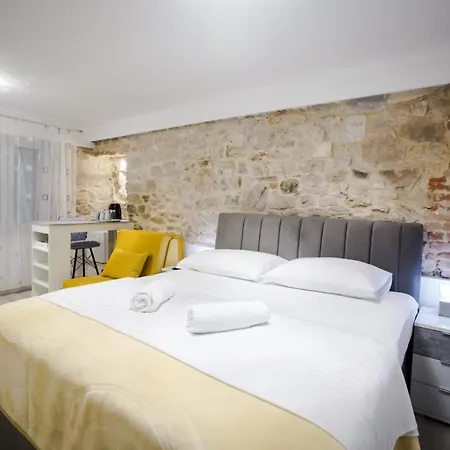 Πανσιόν Lions Heritage 4*