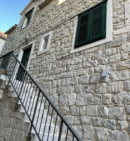 Lions Luxury 4* スプリト