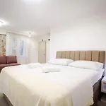 Πανσιόν Lions Heritage 4*